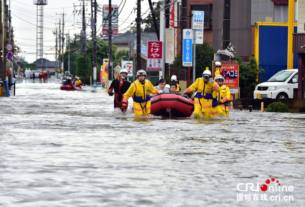 日本多地遭遇特大暴雨