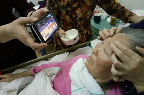 77歲腦梗球迷被遼粵戰奇跡喚醒 預言遼寧奪冠