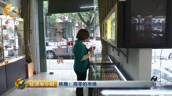 一個上午，阿杜的店里都沒有幾個人上門，阿杜告訴我們，從去年開始，這種情形就已經是家常便飯了。