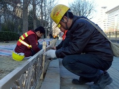 “中國風”迎兩會 長安街綠地更新護欄