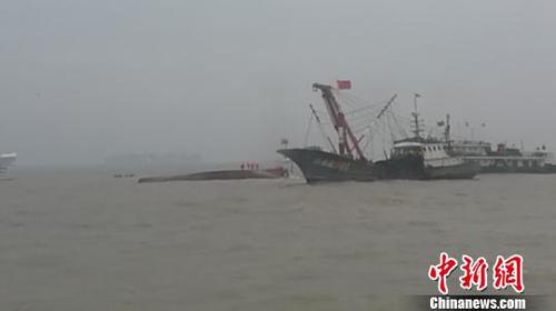 浙江一漁船傾覆5人救起6人下落不明