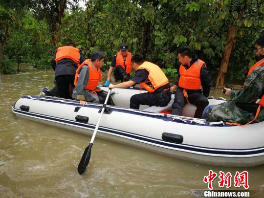 廣州花都區突發特大暴雨遭遇20年一遇洪水