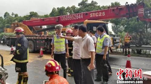 圖為事故現(xiàn)場 肇慶交警供圖 攝