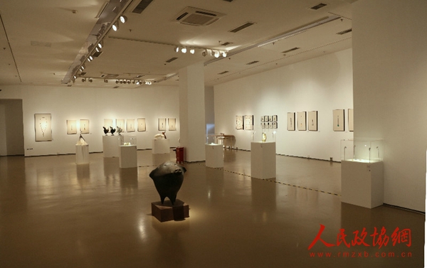 “萬物皆有靈——韓冬作品展”開幕式現(xiàn)場 (2)