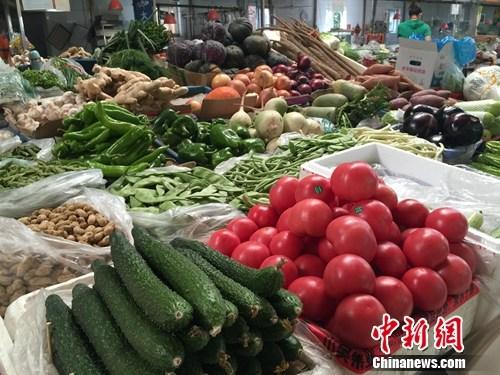 資料圖：菜市場各種蔬菜。<a target='_blank' href='http://www.chinanews.com/' >中新網</a> 種卿 攝