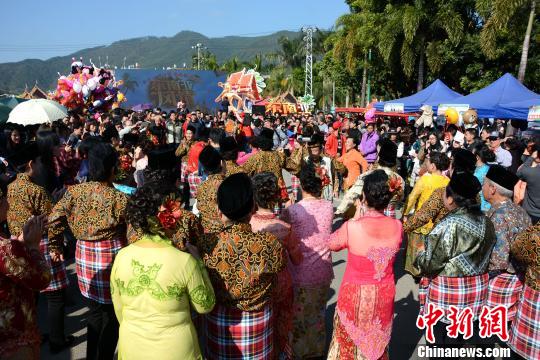 中國僑網12月30日，第五屆東南亞風味美食展銷活動在常山東南亞風情美食一條街舉辦。　張金川　攝