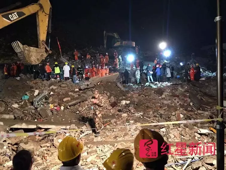 直擊四川滑坡雨夜大救援：像剝洋蔥一樣剝離廢墟