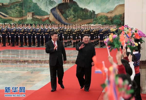 1月8日，中共中央總書記、國家主席習近平同當日抵京的朝鮮勞動黨委員長、國務委員會委員長金正恩舉行會談。會談前，習近平在人民大會堂北大廳為金正恩舉行歡迎儀式。2