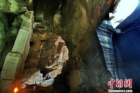 距今3000年至6000年前西樵山采石場遺址曾是珠江三角洲最重要的石器制造場。通訊員 供圖