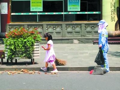 40 街頭  小女孩感動網友